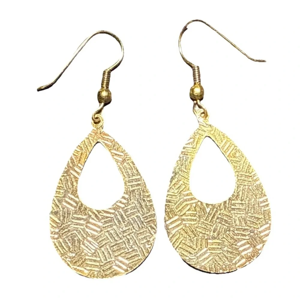 Vintage Cloisonne Floral Teardrop Shaped Pierced Earrings J15-1